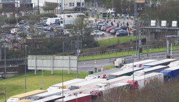 Eurostar suspends all its services in the Eurotunnel due to an "electrical problem"