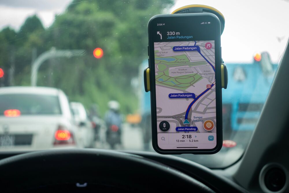 Waze starts testing display of traffic lights in navigation