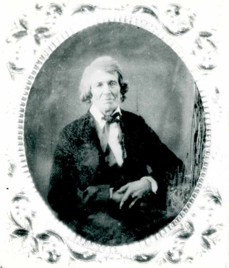 The first selfie, the first person photographed and eyes that saw the French Revolution