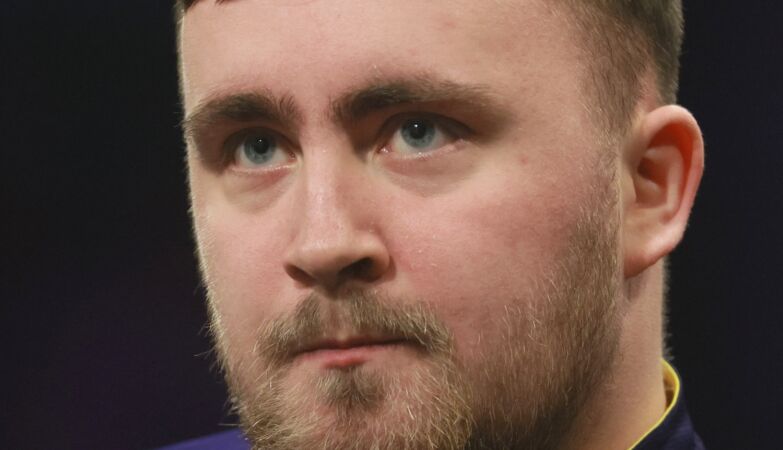 Champion booed: "Whistle, whistle. Then you're the ones who pay me" – strange moment at the Darts World Cup