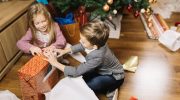 Christmas Eve or Christmas Morning? Know when to open your gifts