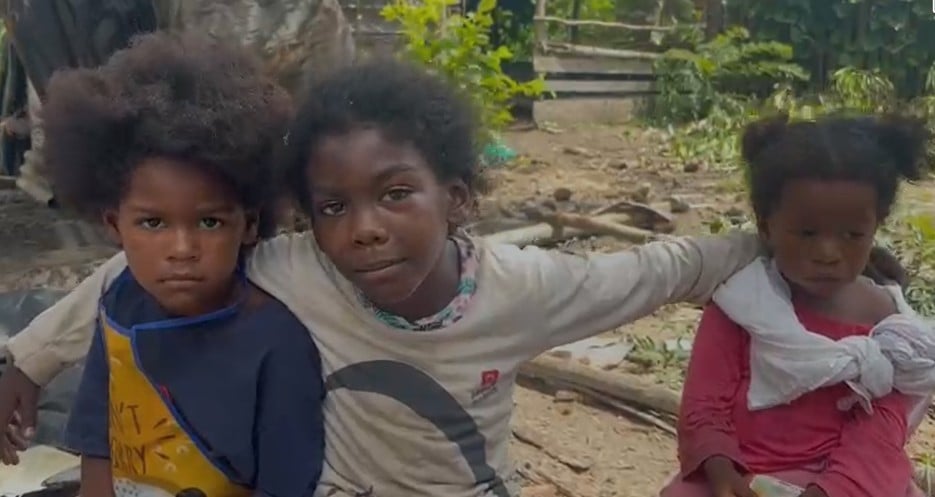 Child asks Santa for food to have Christmas dinner with family in Acre