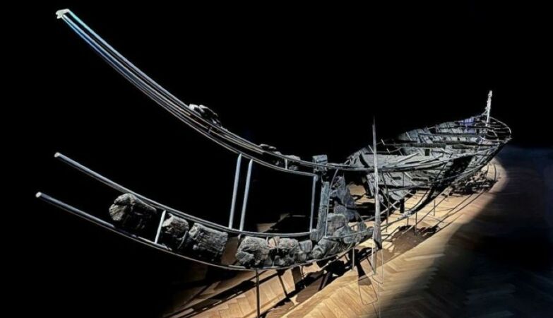 CSI in the Iron Age? Looter's fingerprint detected on one of Scandinavia's oldest ships