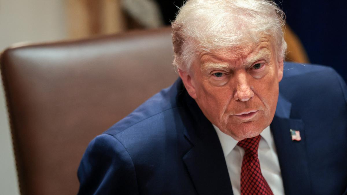 Trump says Cambodia and Thailand will stop border attacks "tonight"