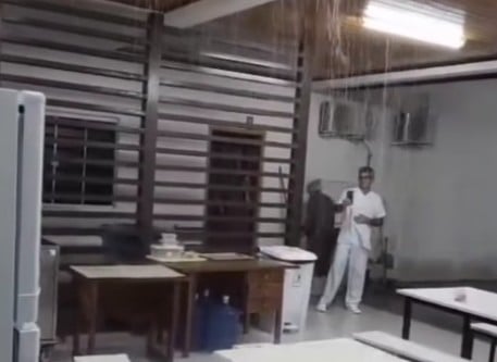 Intense rain causes infiltrations and flooding in hospital and worries residents