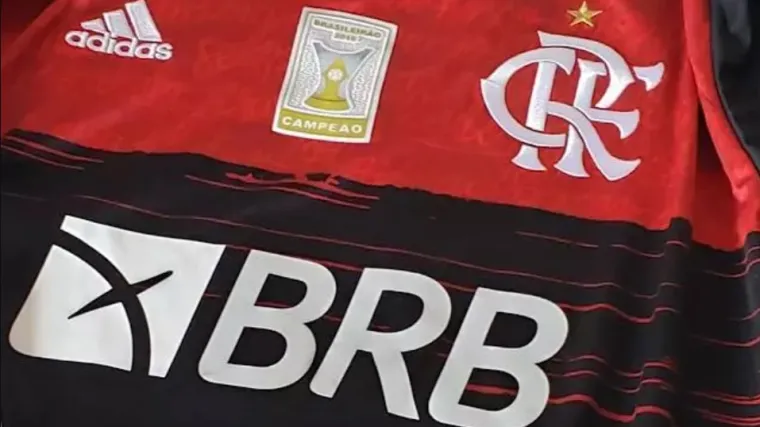 Usar camisa de time de futebol na virada do ano: quais cores dão sorte? image