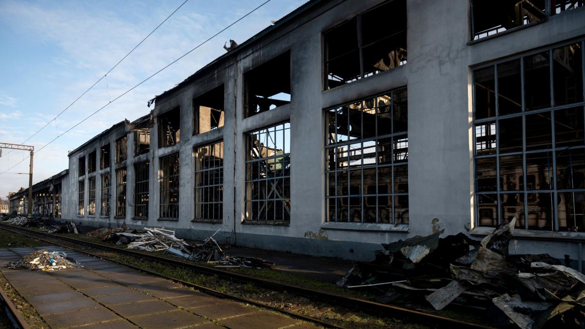 A massive Russian attack on kyiv leaves 19 injured and a third of the Ukrainian capital without heat and light