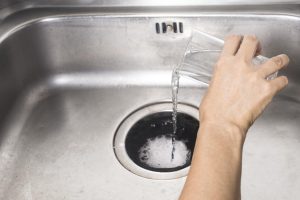 Unclog the sink Pour 4 tablespoons into the clogged drain. It will unclog the pipes and the water will flow down quickly like lightning. How to fix a clogged sink