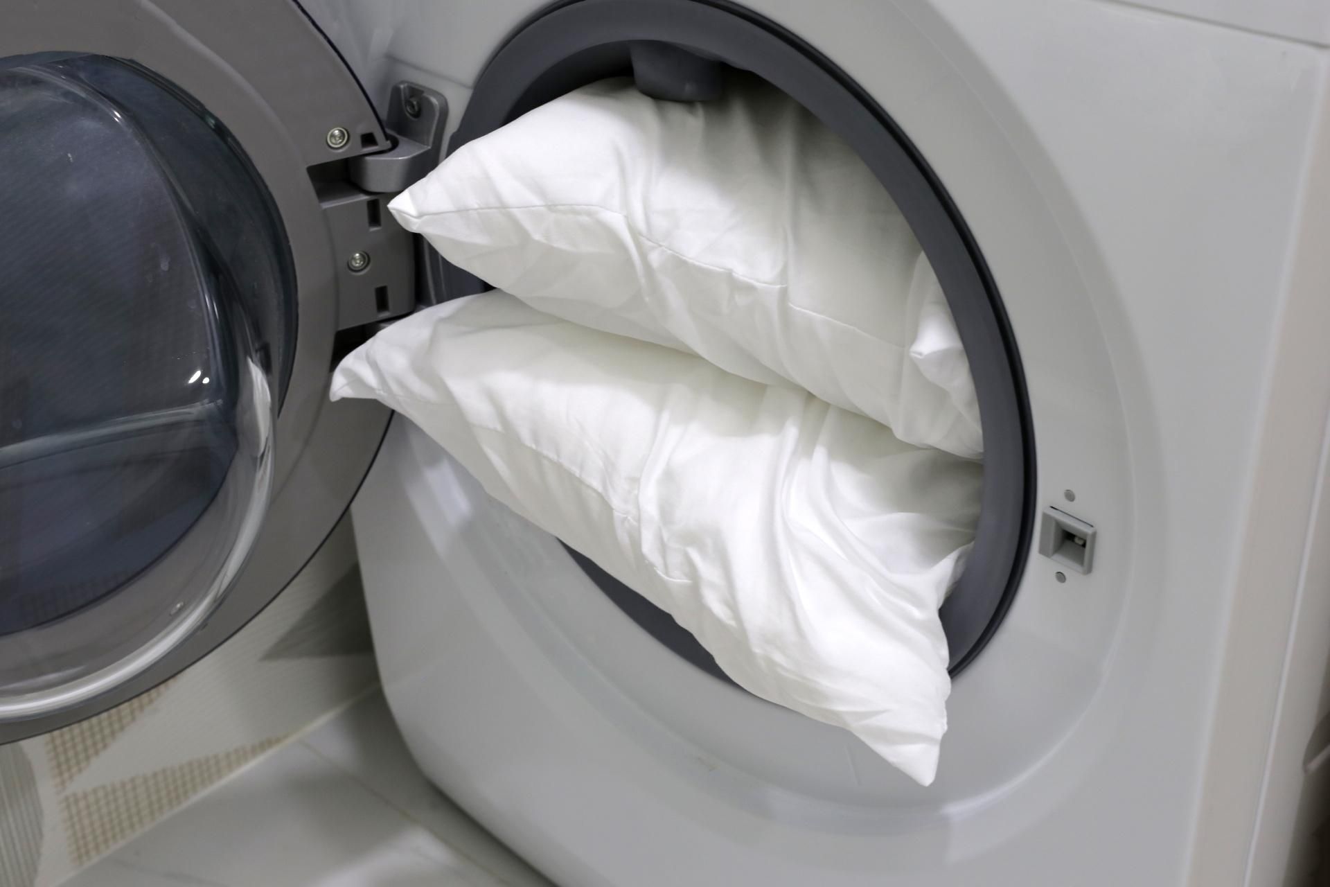 Washing bedding After such washing, the pillows will be as good as new. Just 1 cup of this product and they will be clean and fluffy. Washing pillows