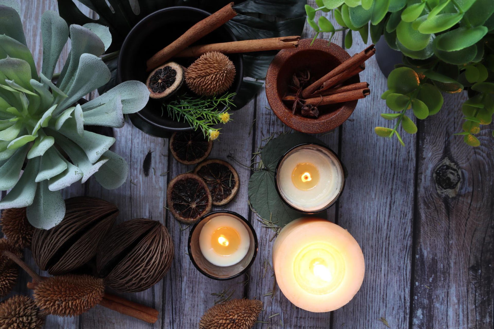 Fragrances for your home Hang it in the hall and even your neighbors will stop by. A Christmas scent that will spread throughout your home and make your home smell the most beautiful.