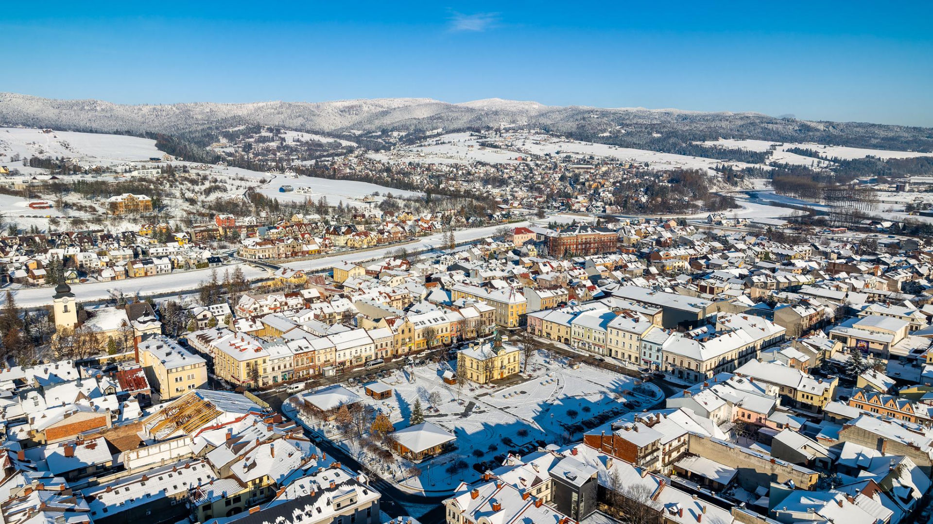 Traveling around the country Discover a beautiful city in Poland. Underrated, yet breathtaking. Discover Nowy Targ