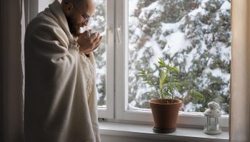 Worth knowing Not only vitamin D. Poles constantly suffer from deficiencies of this vitamin. Shortness of breath, dizziness and constant freezing. We advise you how to deal with this