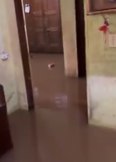 Resident records the situation of his own residence and neighborhood during flooding in Rio Branco; VIDEO