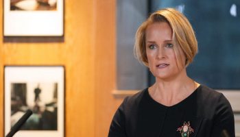 The new head of British spies declares a shadow war against Russia: "We operate between peace and war"