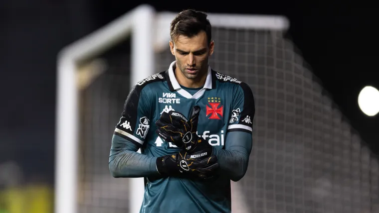 Era para expulsão? Lance de Léo Jardim em Vasco x Fluminense gera polêmica; veja image