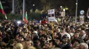 The Bulgarian Government resigns en bloc after days of intense protests