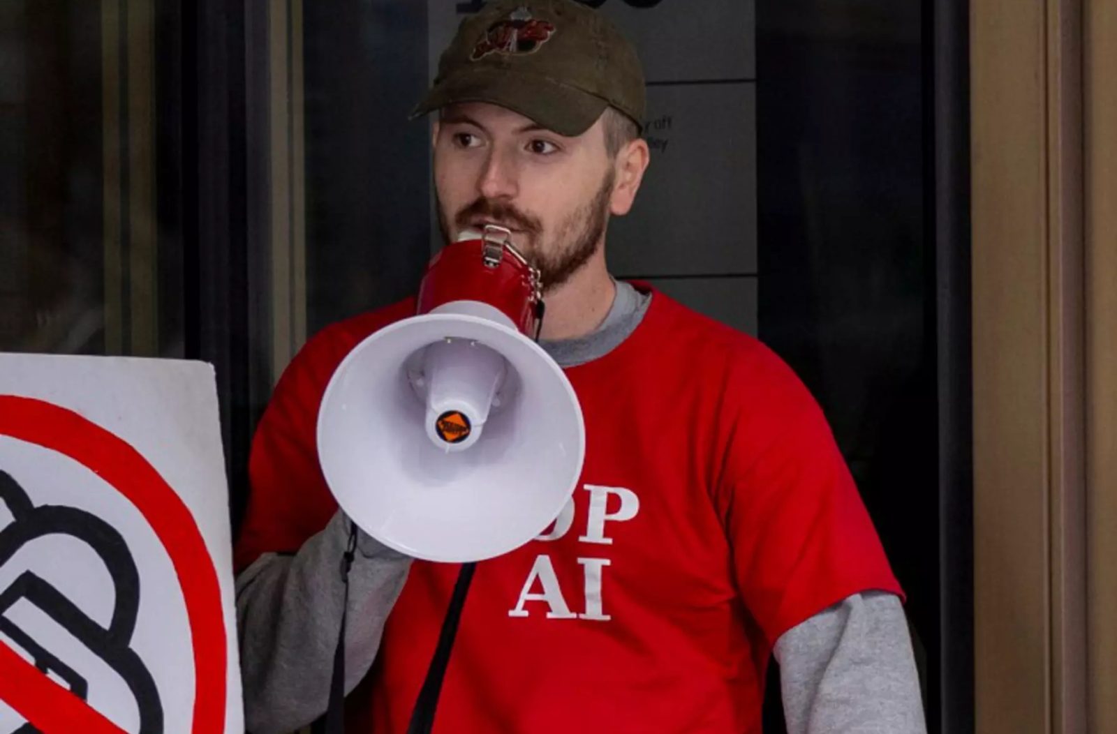 Η περίεργη εξαφάνιση του Σαμ Κίρχνερ, ακτιβιστή κατά της τεχνητής νοημοσύνης – Γιατί είχε απειλήσει την OpenAI