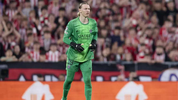 Safonov está lesionado? Entenda o que aconteceu com goleiro do PSG image