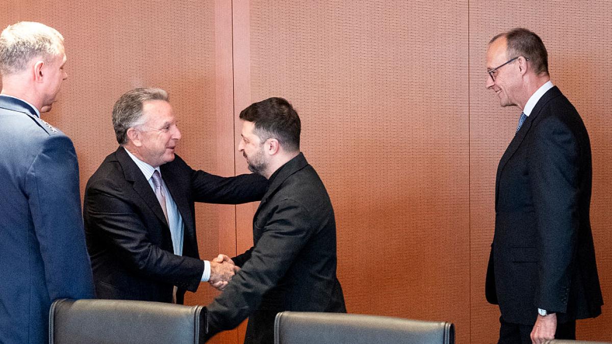 What does it mean for the US to offer Ukraine protection "equivalent to NATO Article 5"?