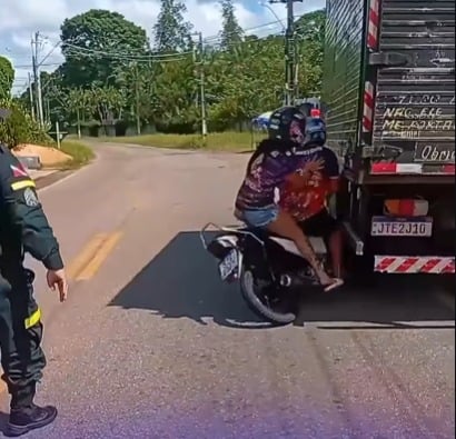 Tried to escape the traffic stop, but police officer was faster: approach ends in motorcycle crash