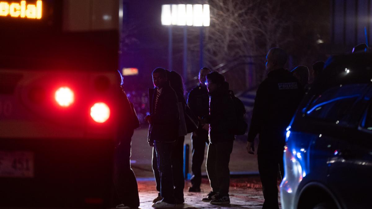 At least two dead and nine seriously injured in a shooting at Brown University, Rhode Island (USA)