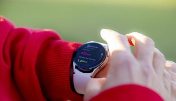 Smart watches are banned in New York schools and students do not know how to tell the time: "It is a source of frustration"
