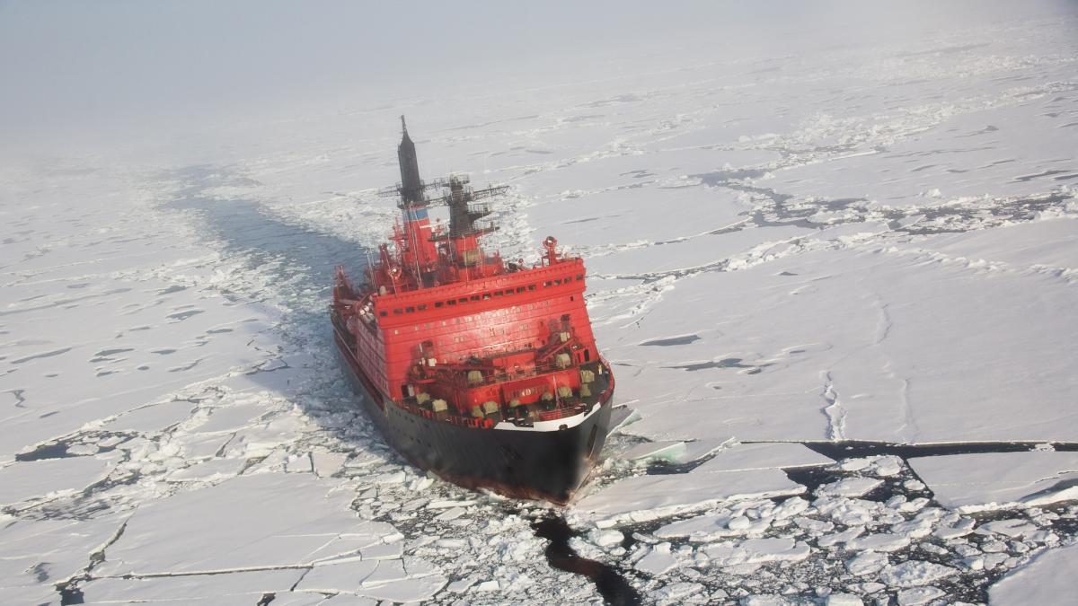 Russia puts all its effort into deploying its entire fleet of nuclear icebreakers and it turns out not to be enough