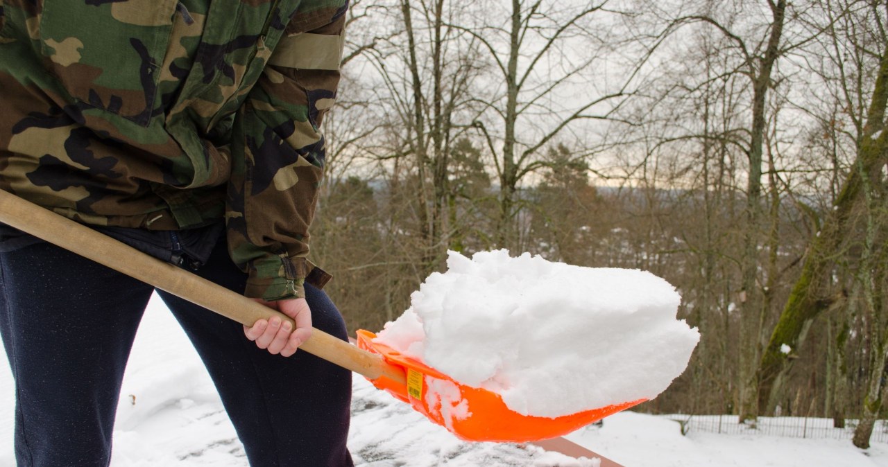 Spread this on the shovel. Clearing snow has never been so easy