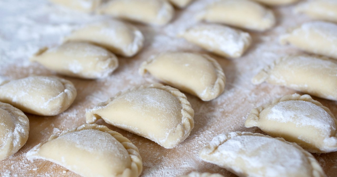 Dumplings stuffed with potatoes and bacon are easy to prepare and taste great /123RF/PICSEL