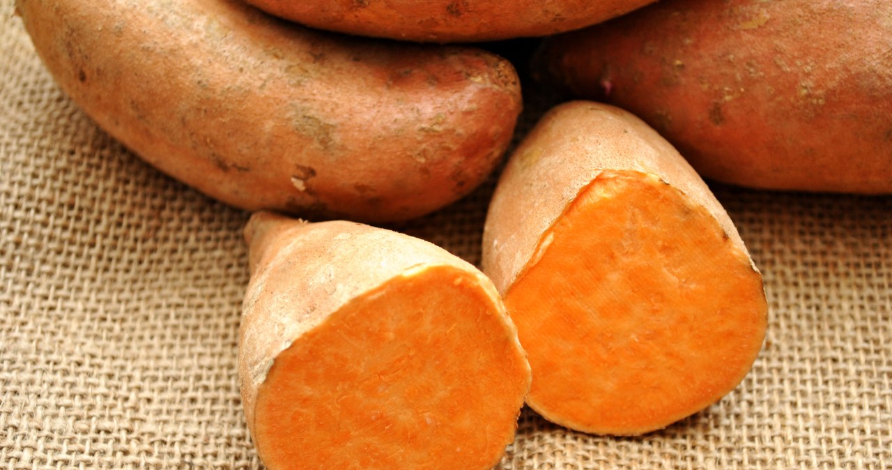 Sweet potatoes will successfully replace bananas in the recipe