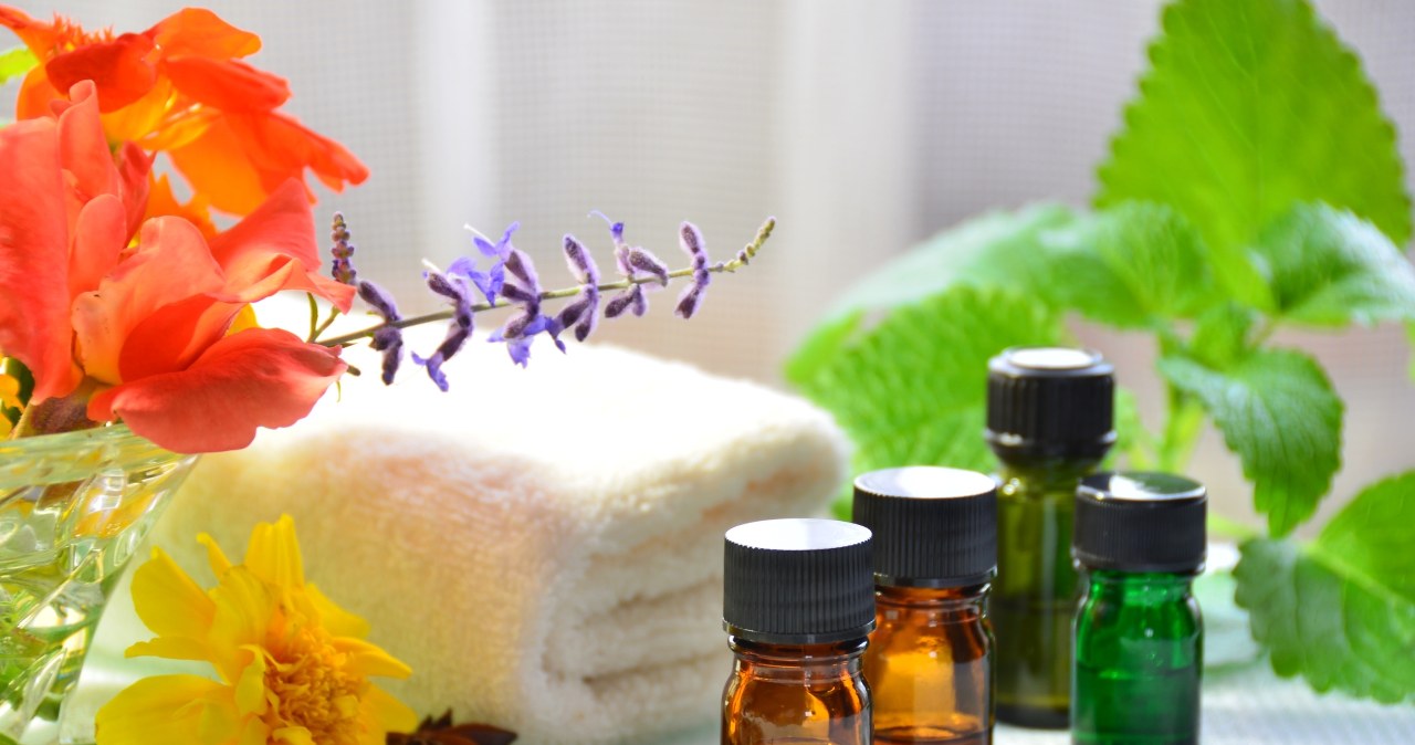 To enhance the scent and relaxing properties, it is worth adding a few drops of your favorite fragrance note to your home air freshener /123RF/PICSEL