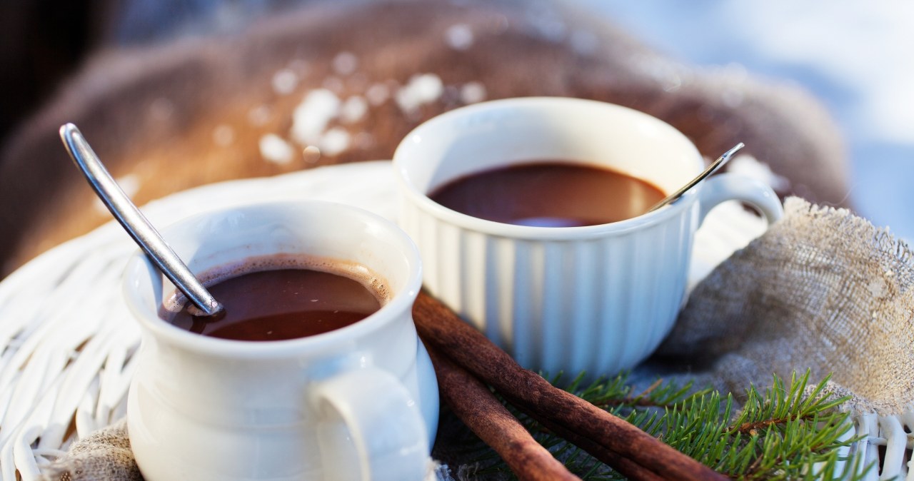 Carob will work well as an addition to cakes and porridges, as well as an aromatic drink that will successfully replace cocoa /123RF/PICSEL