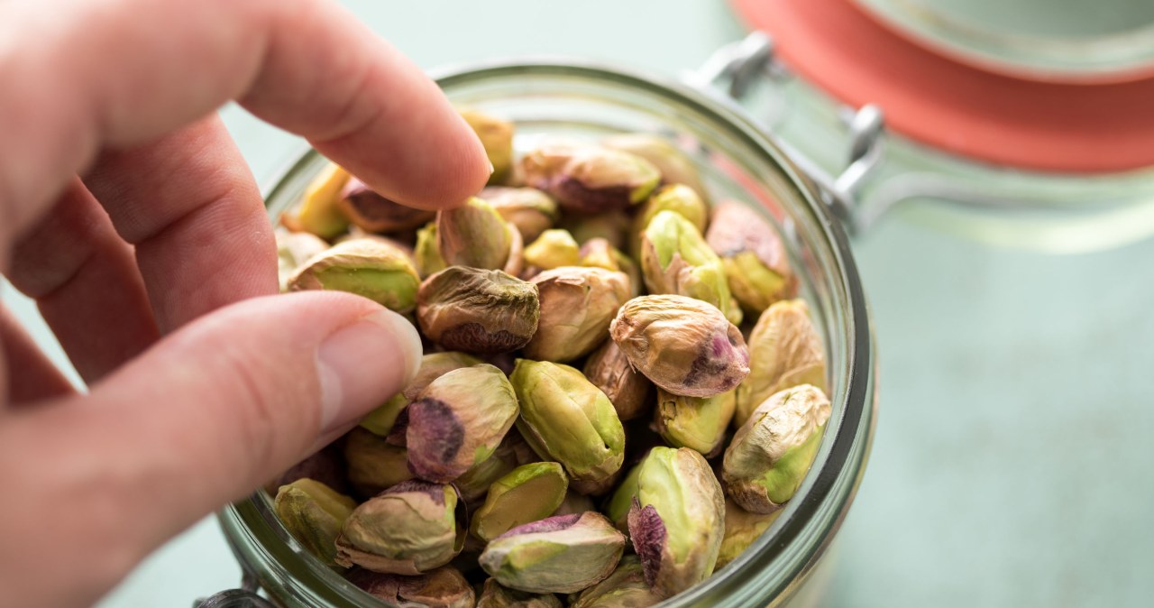 Pistachios support the intestines and immunity. Why is it worth eating it before bed? /123RF/PICSEL