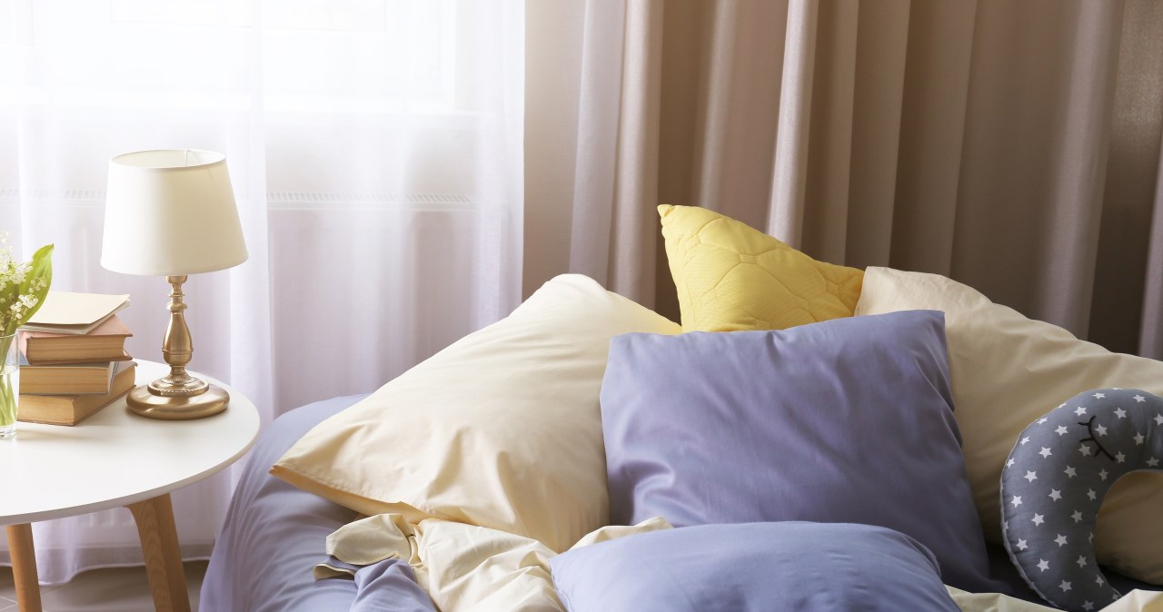 Airing your bedding in winter is a great way to get rid of bacteria and mites