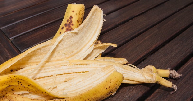 Banana peel mixed with grounds and coffee will create a nutritious cocktail for the Crassula /123RF/PICSEL