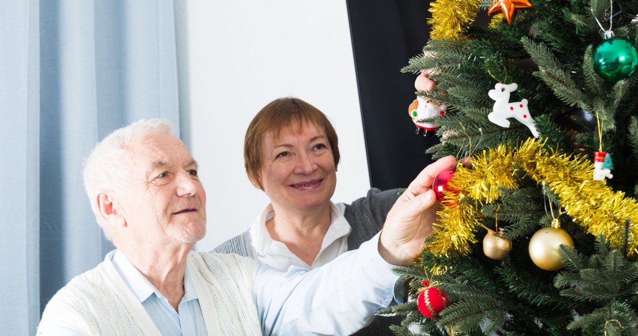 Do you still have a Christmas tree in your apartment? Within this period you must dismantle it