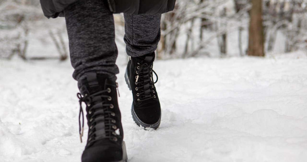 Spray this on your shoes before going out. They won't get wet in the snow