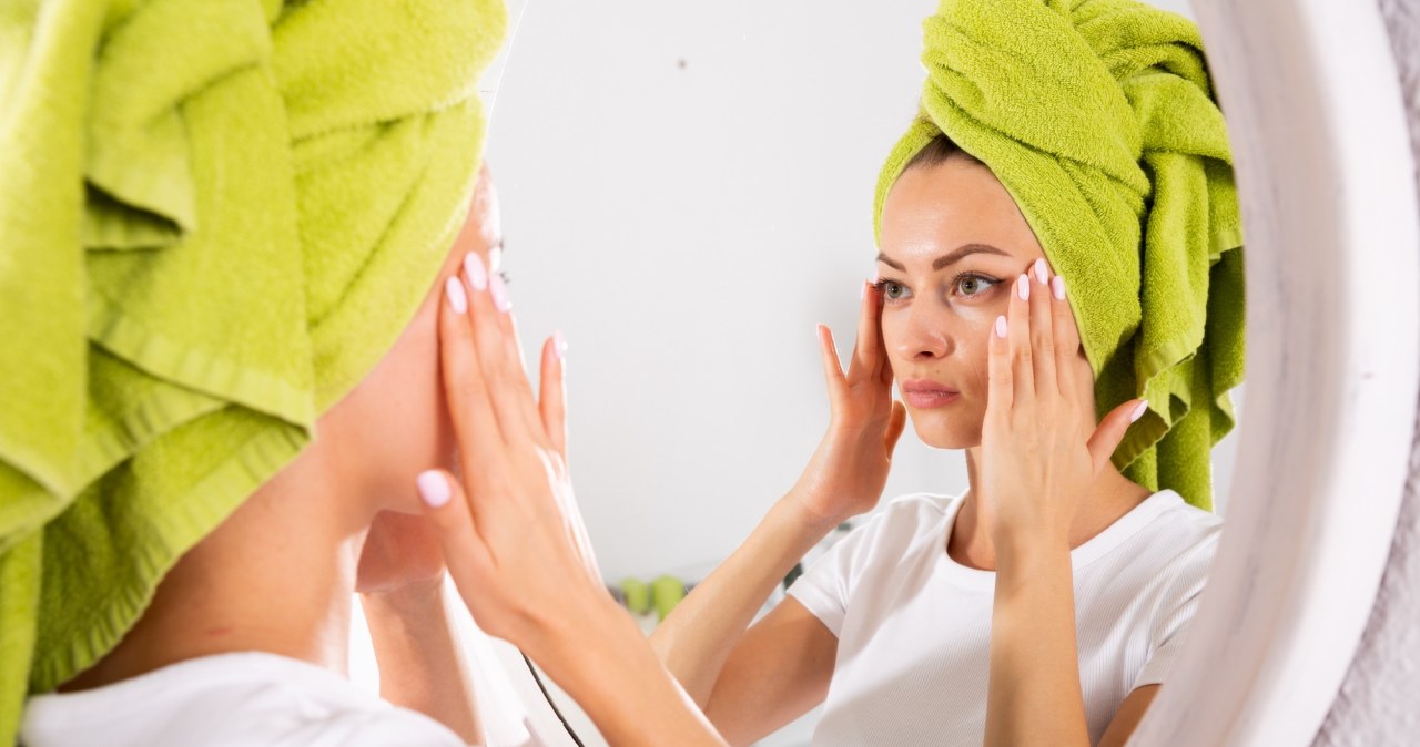 Do it in the evening and your skin will look divine. Just a few minutes is enough