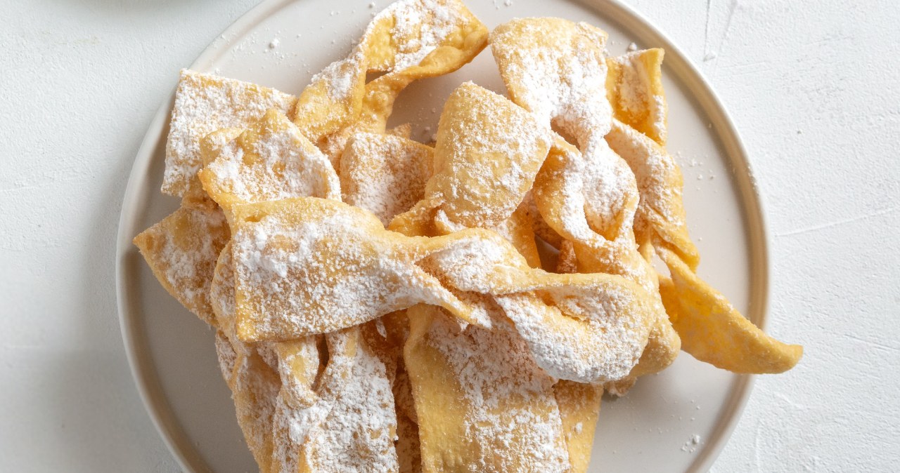 You can make these faworki without frying. You can eat them even on a diet