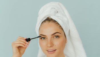 Forget about henna. Boil it and apply it on your eyelashes and they will be thick and dark