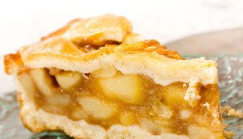 The apples will no longer leak out of the apple pie. Thanks to this, they will have the perfect consistency