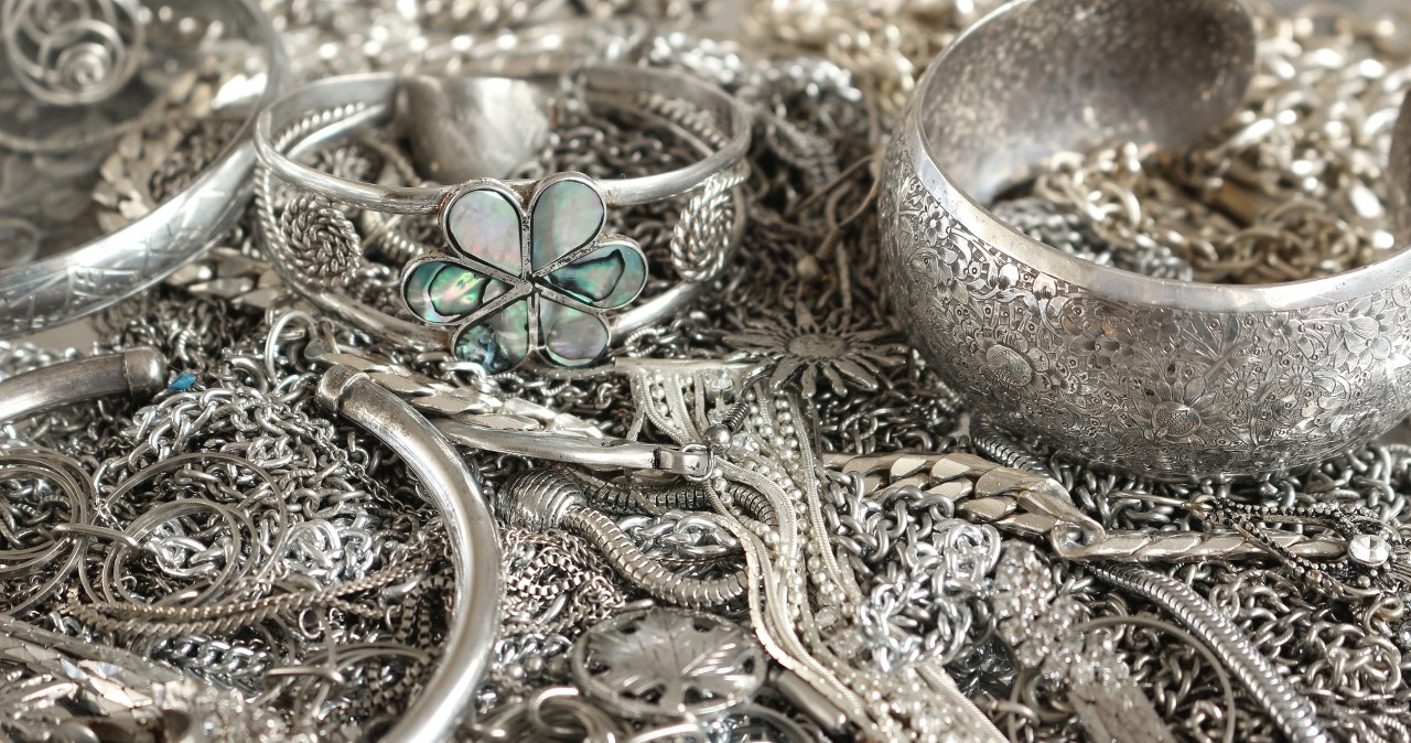 Use this to clean jewelry. It will shine like new from a jeweler