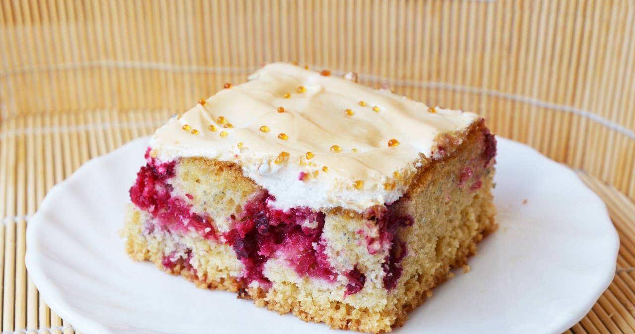 Delicious Sunday cake for weekends and holidays. Light foam and sour fruit