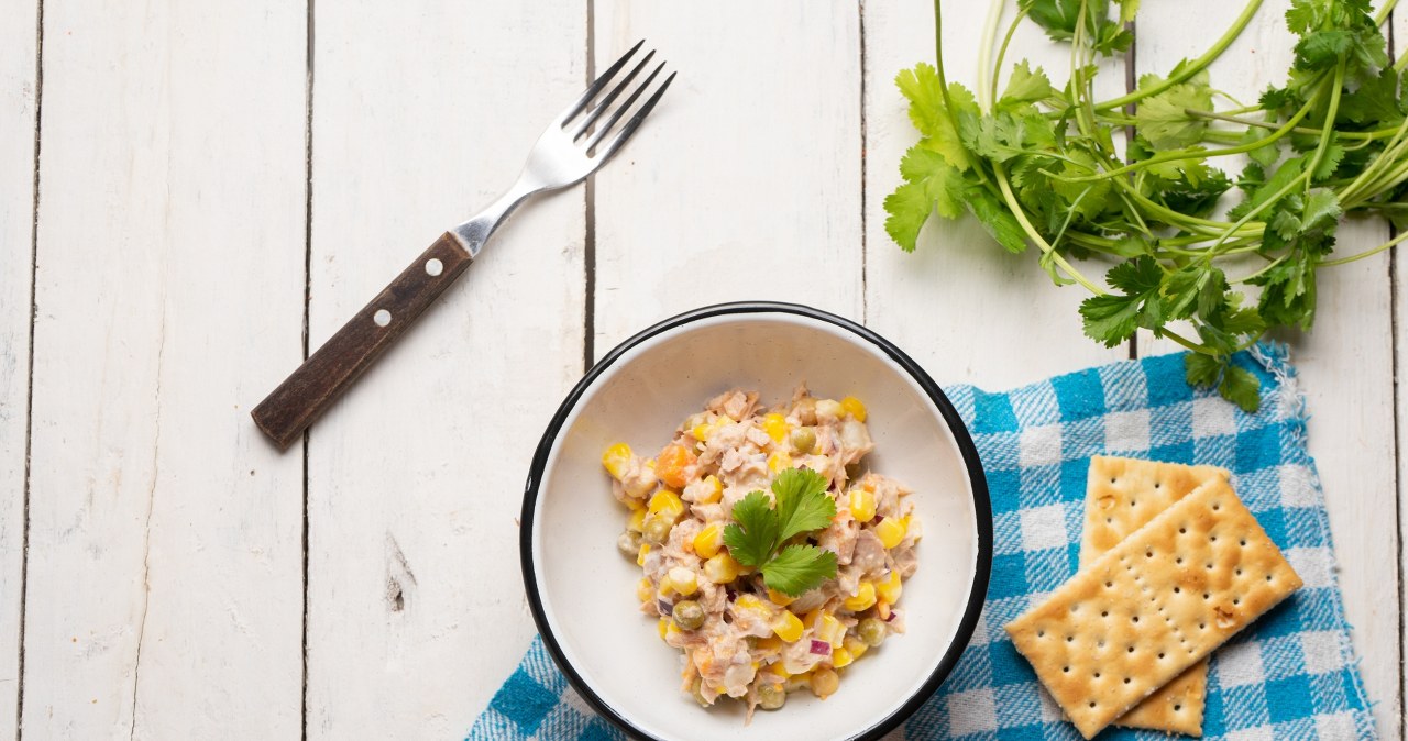 I make this salad when guests are already at the door. Simple and cheap