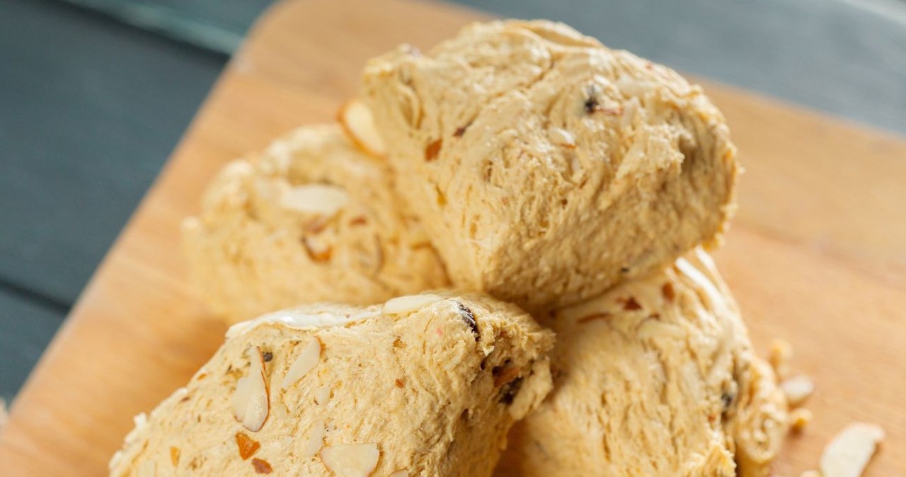 We are wrongly skipped in the store. It has a lot of protein and calcium and has a beneficial effect on circulation