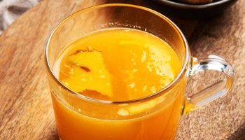 Recipe for a detoxifying drink. It cleanses the liver, adds energy and improves well-being