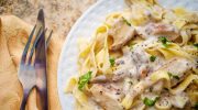 Pasta with chicken in this sauce tastes amazing. Dinner you can prepare in a moment