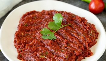 An aromatic spice from Morocco. Added to yogurt, it creates an ideal marinade for pork and poultry