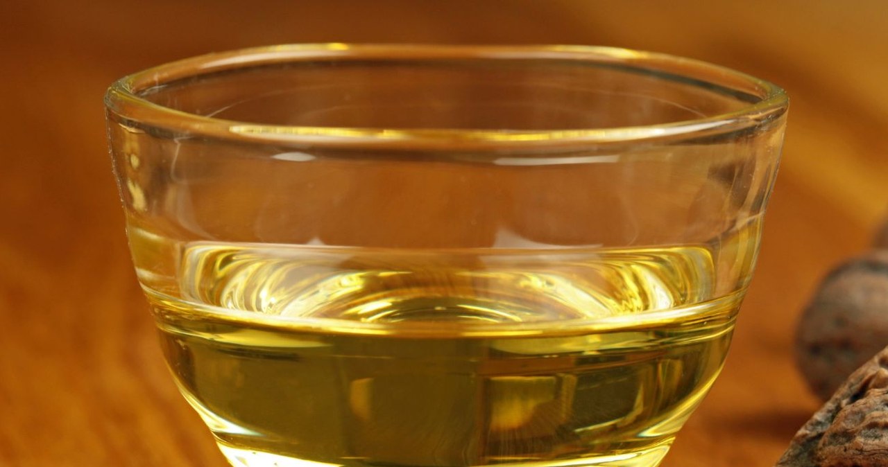 An oil that smells beautiful but contains a set of vitamins. Best for brain function, high cholesterol and good heart function