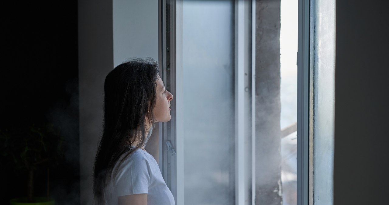 Do you have moisture in your home? Hang it on a curtain rod and you'll be done with the problem overnight